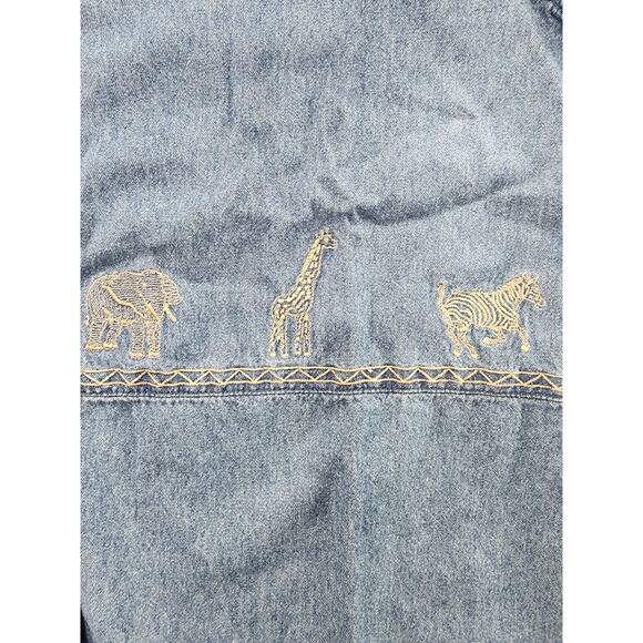 Vintage 90s Cabin Creek Denim Button Up Shirt Size L Blue Embroidered Animals - Picture 2 of 12